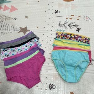 9 pack of Girls Underwear NEVER WORN. Sz L (10-12)